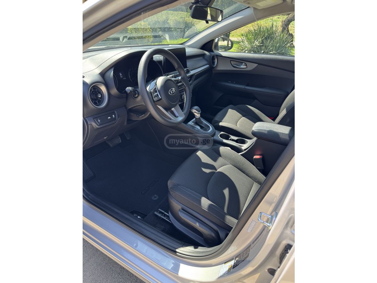 Kia Forte - фото 10