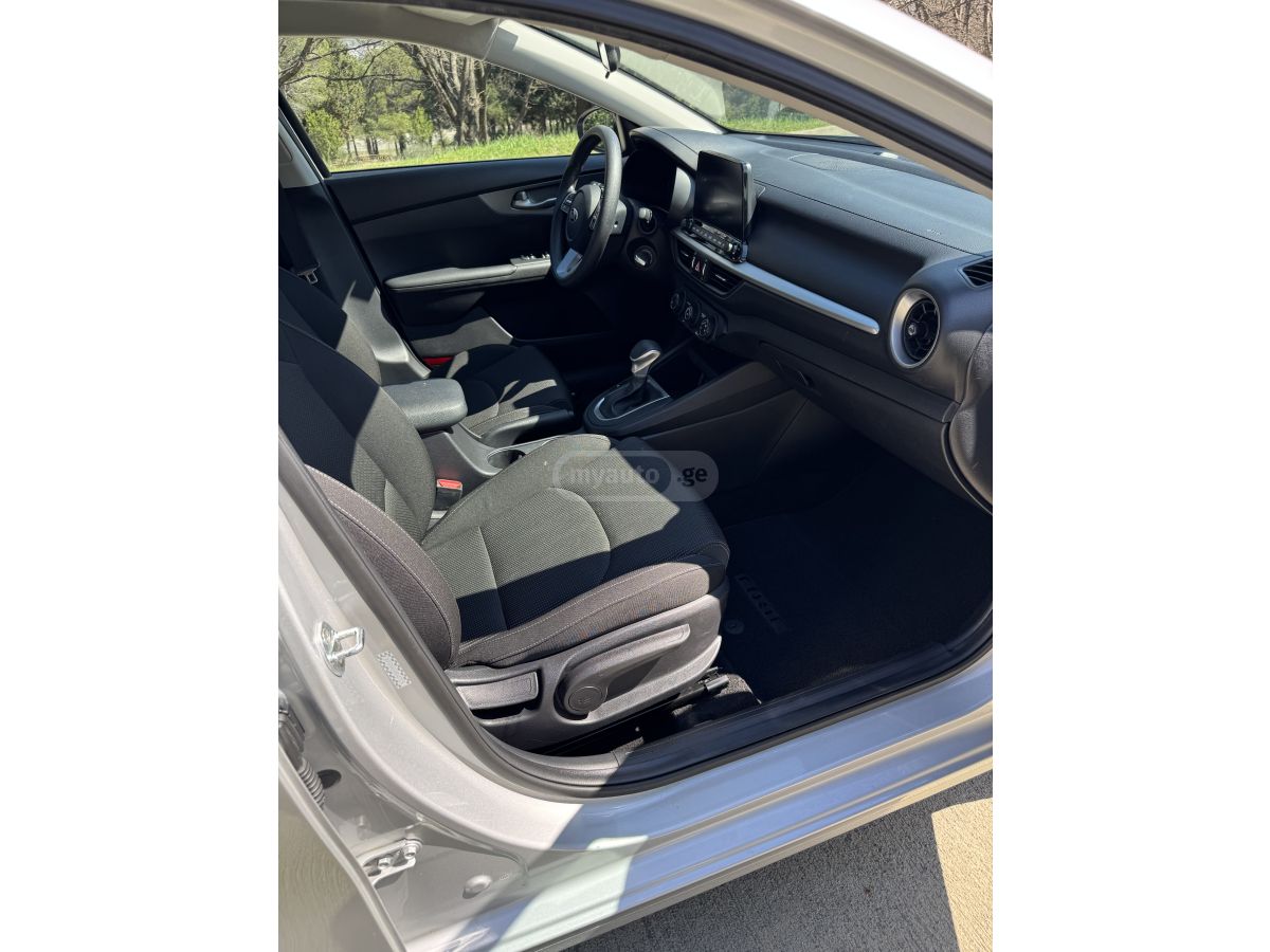 Kia Forte - фото 9