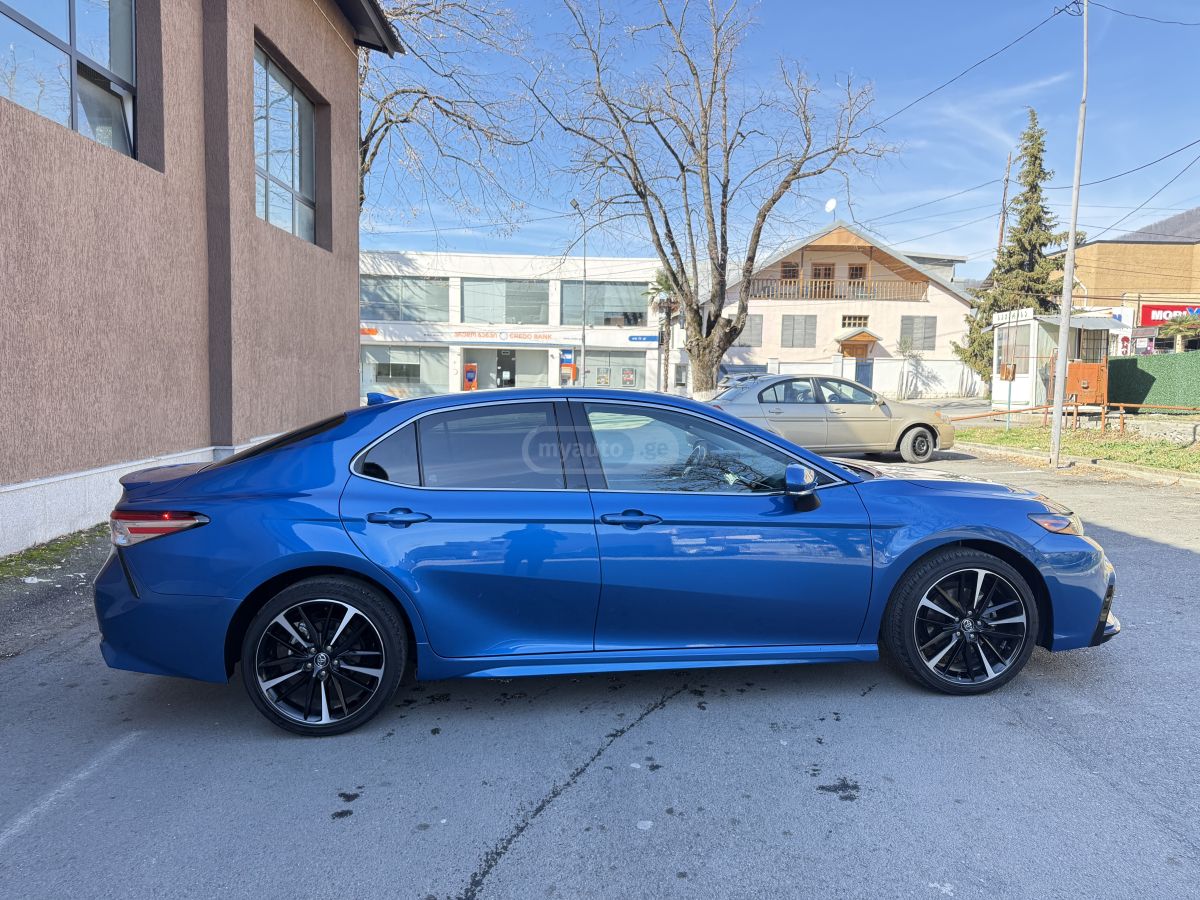 Toyota Camry - фото 5
