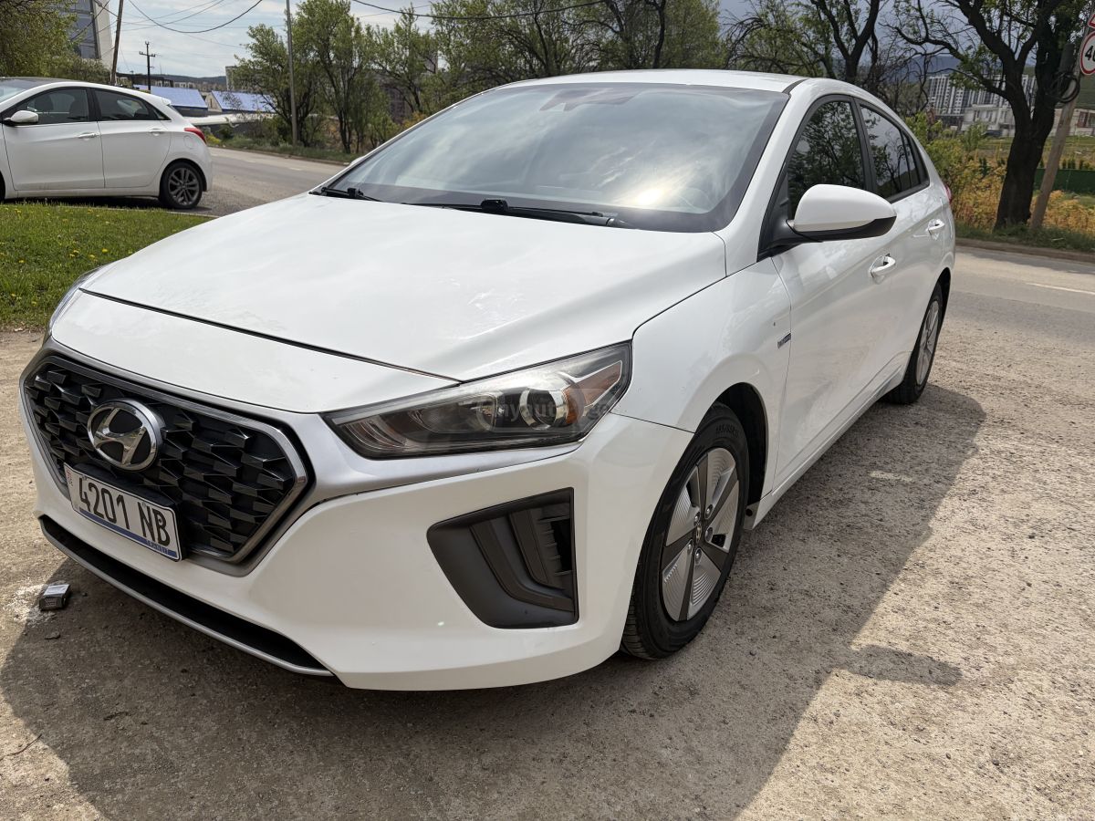 Hyundai Ioniq - фото 1