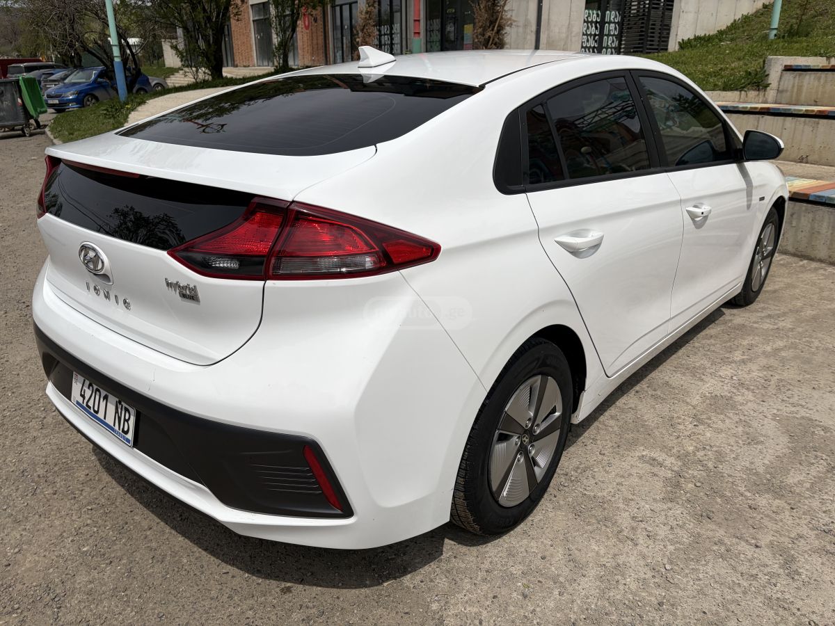 Hyundai Ioniq - фото 3
