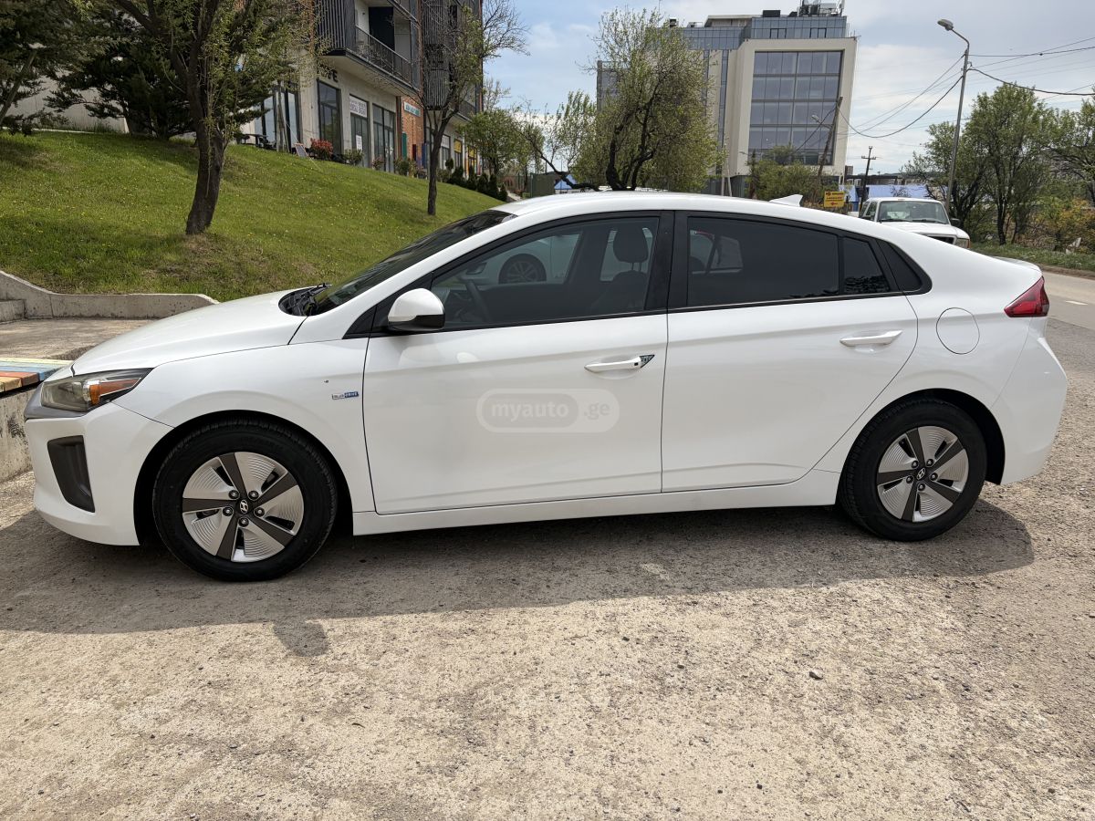 Hyundai Ioniq - фото 4