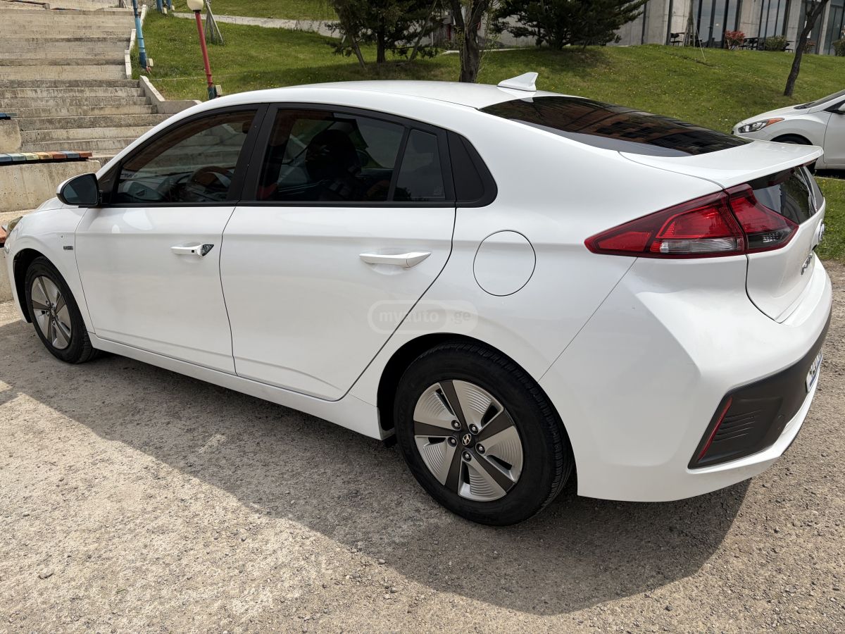 Hyundai Ioniq - фото 5