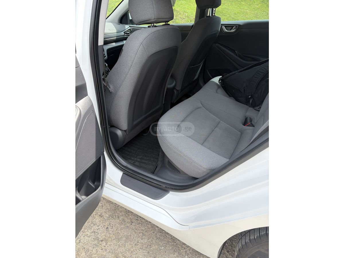 Hyundai Ioniq - фото 7