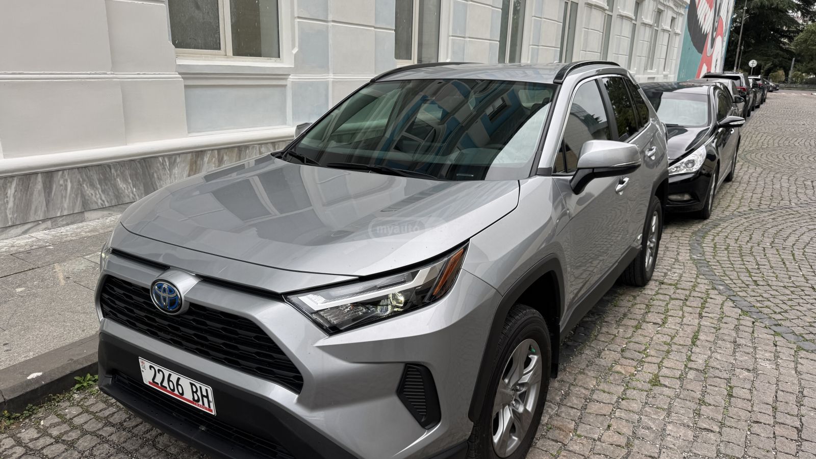 Toyota Rav 4 - фото 1