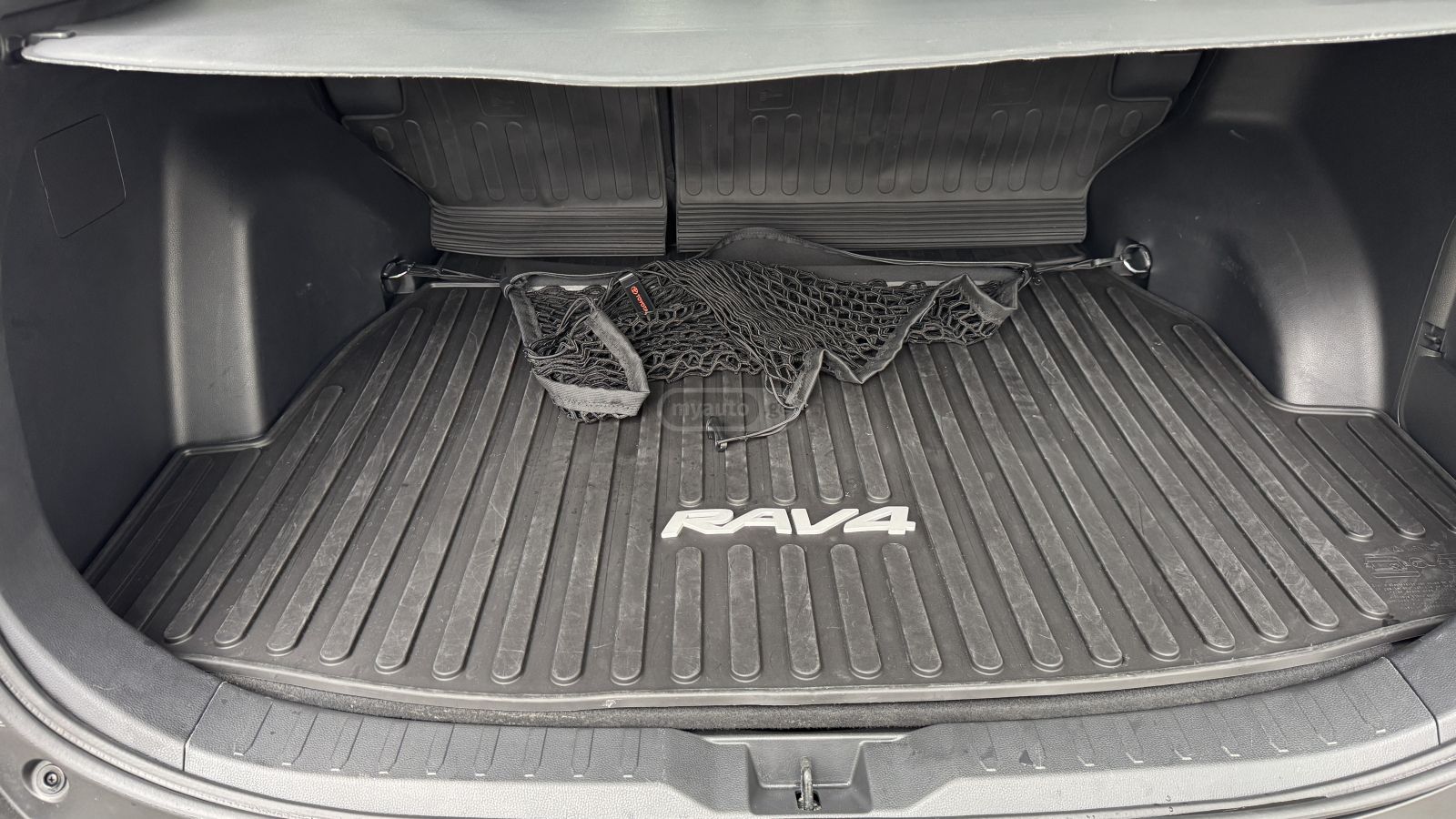 Toyota Rav 4 - фото 13