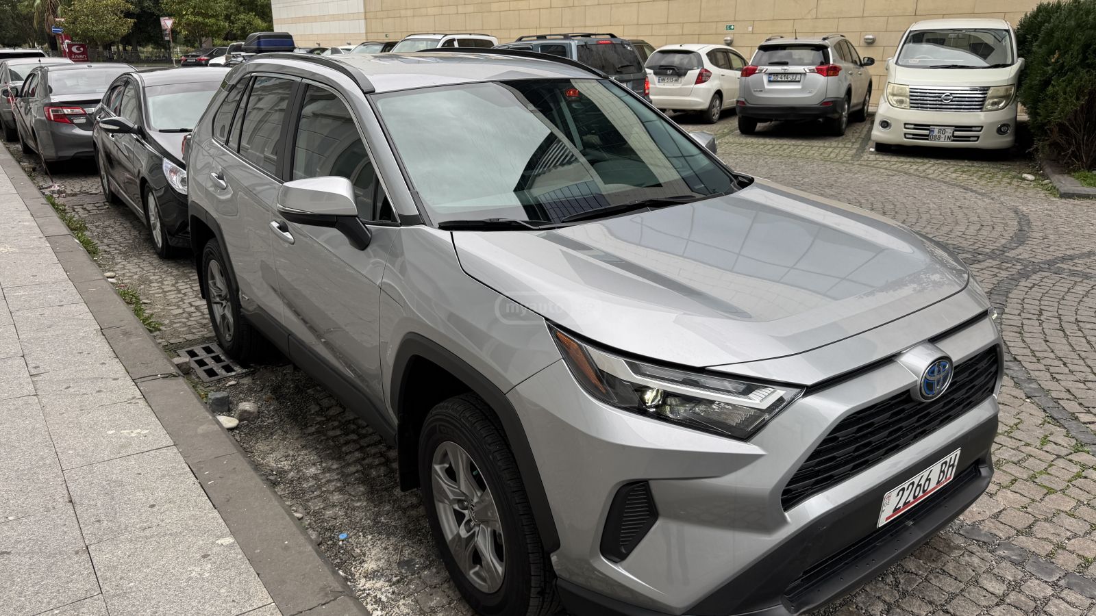 Toyota Rav 4 - фото 2