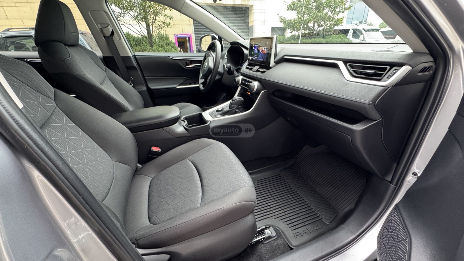 Toyota Rav 4 - фото 5