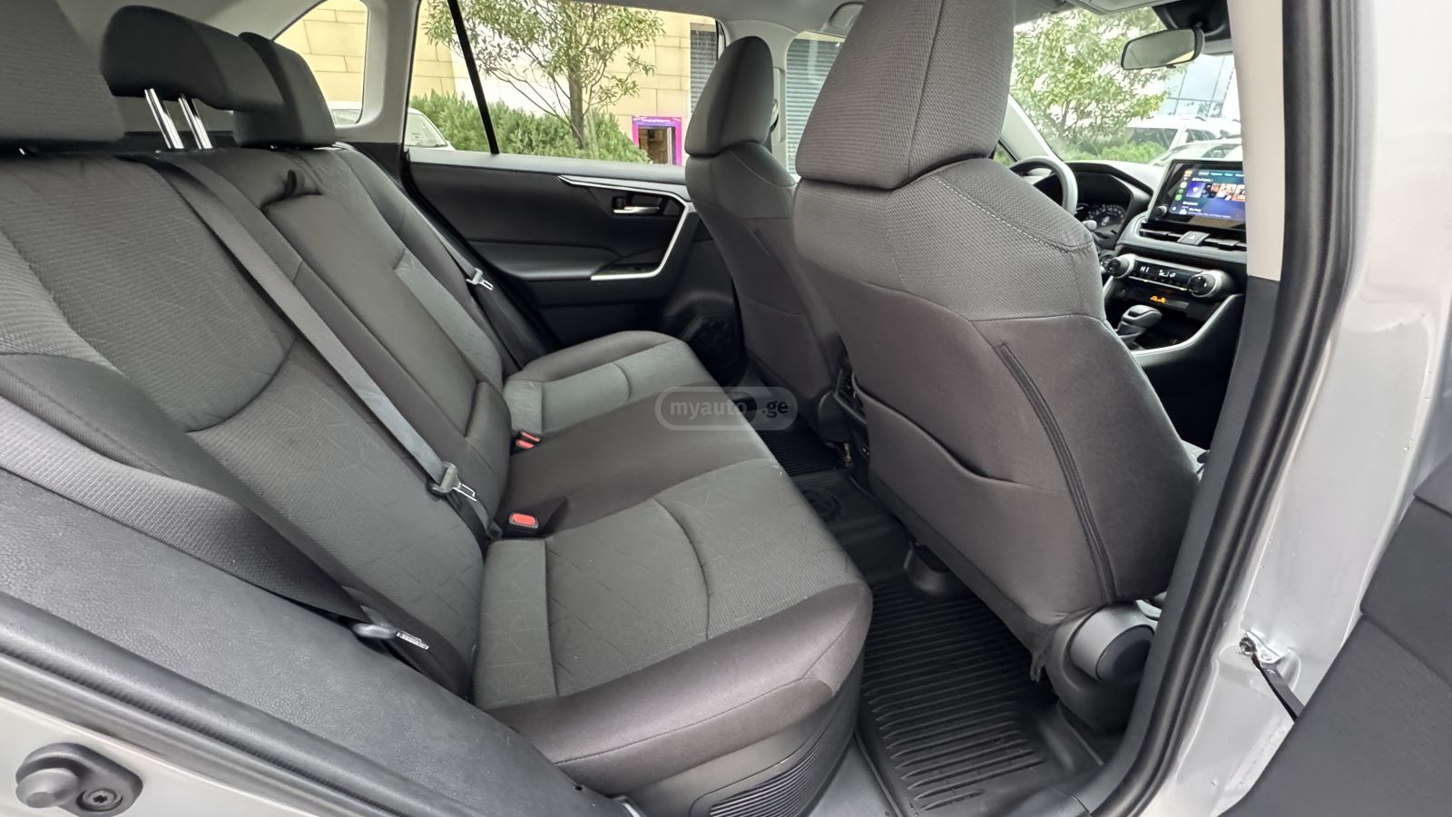 Toyota Rav 4 - фото 7