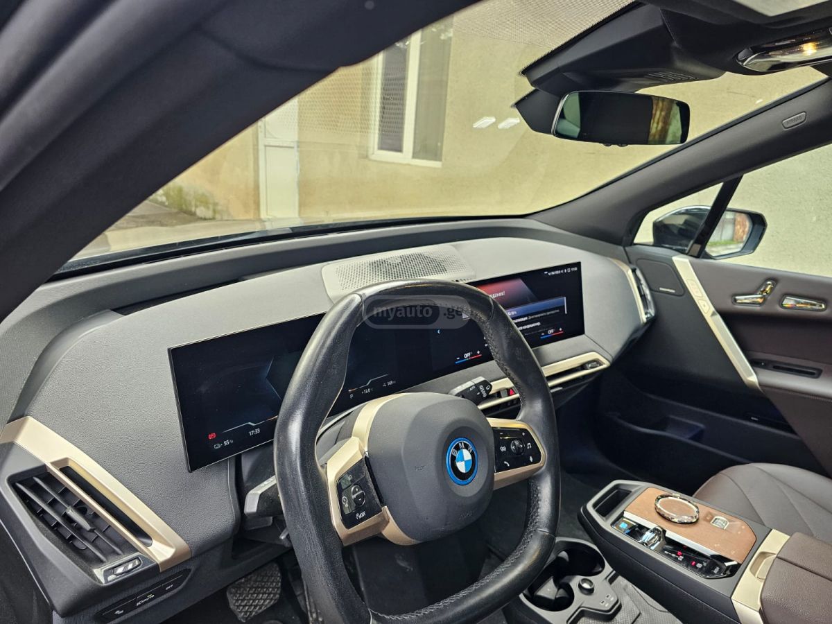 BMW IX - фото 10