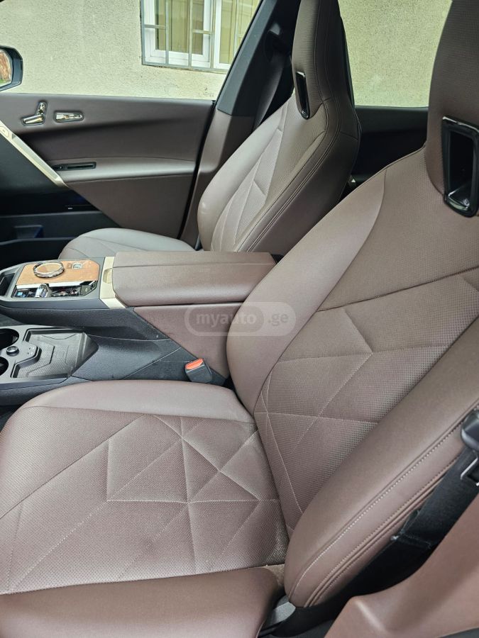 BMW IX - фото 11