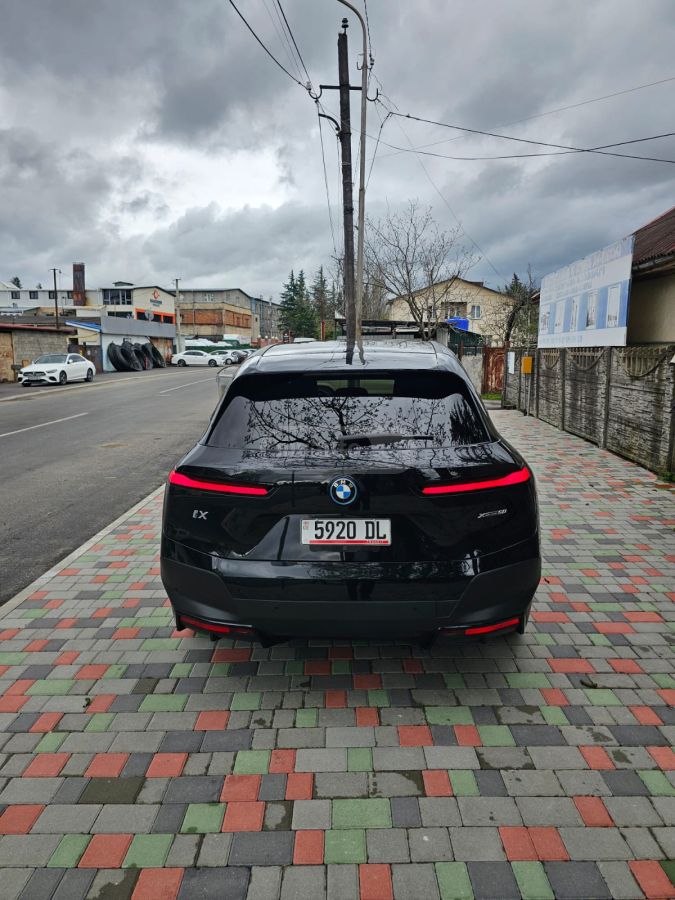 BMW IX - фото 2