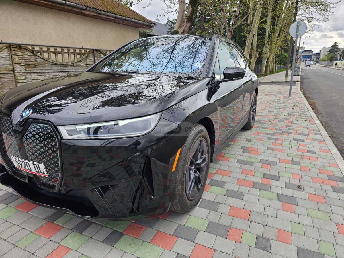 BMW IX - фото 3