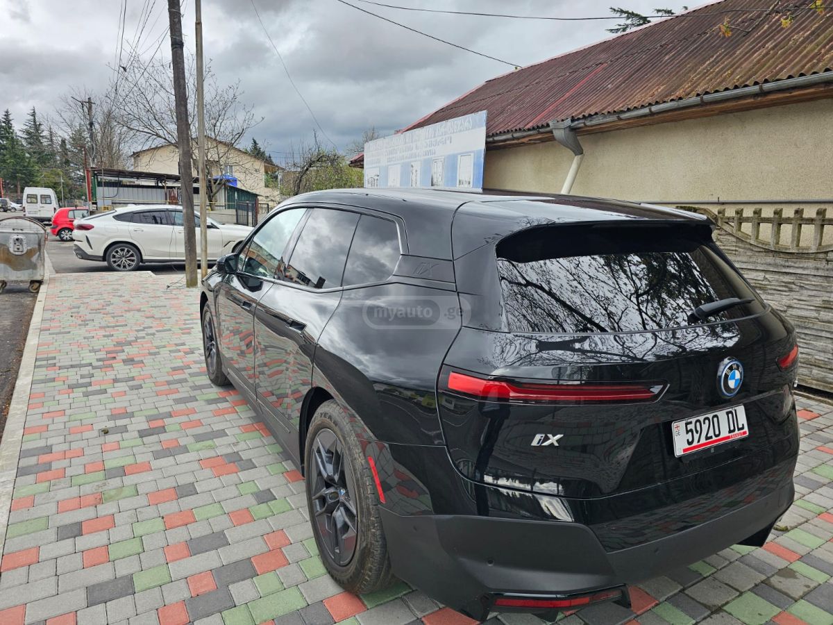 BMW IX - фото 5