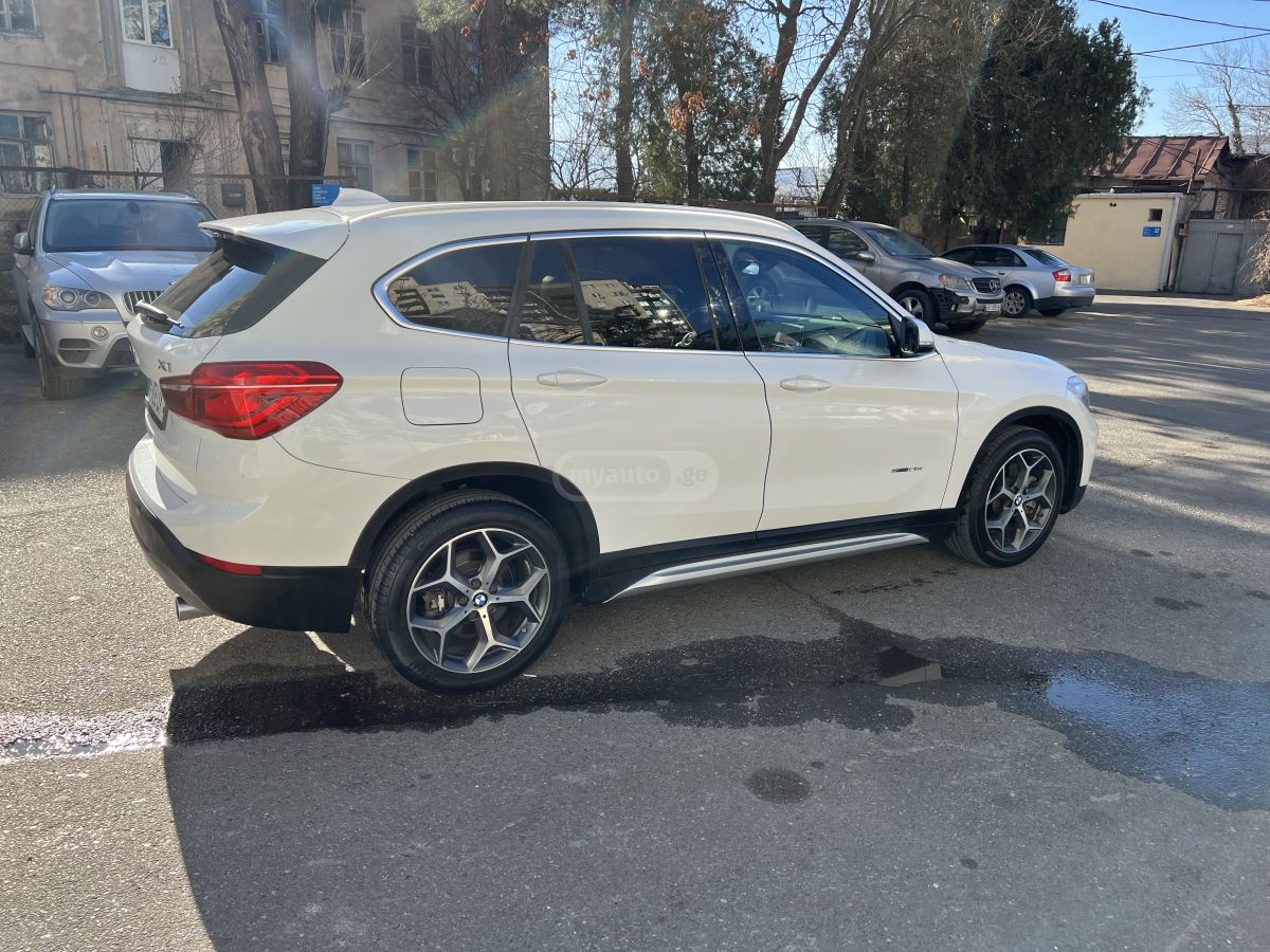 BMW X1 - фото 2