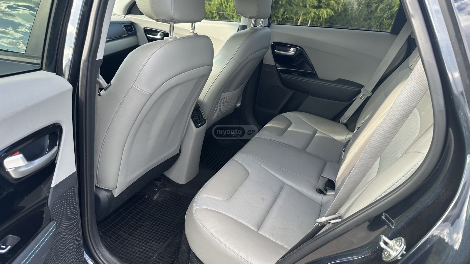 Kia Niro - фото 12