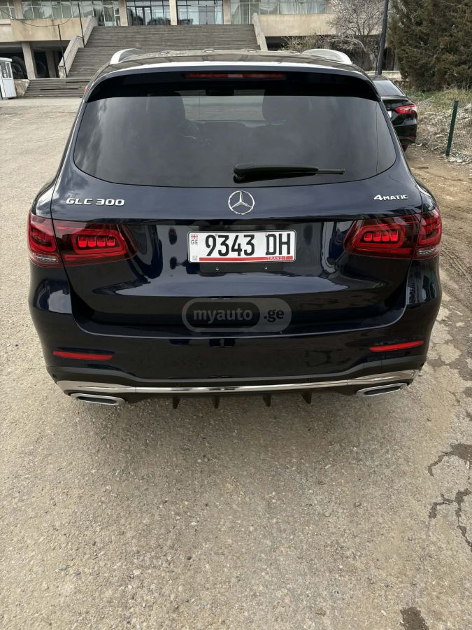 Mercedes-Benz Base GLC 300 4dr All-Wheel Dri — миниатюра 6