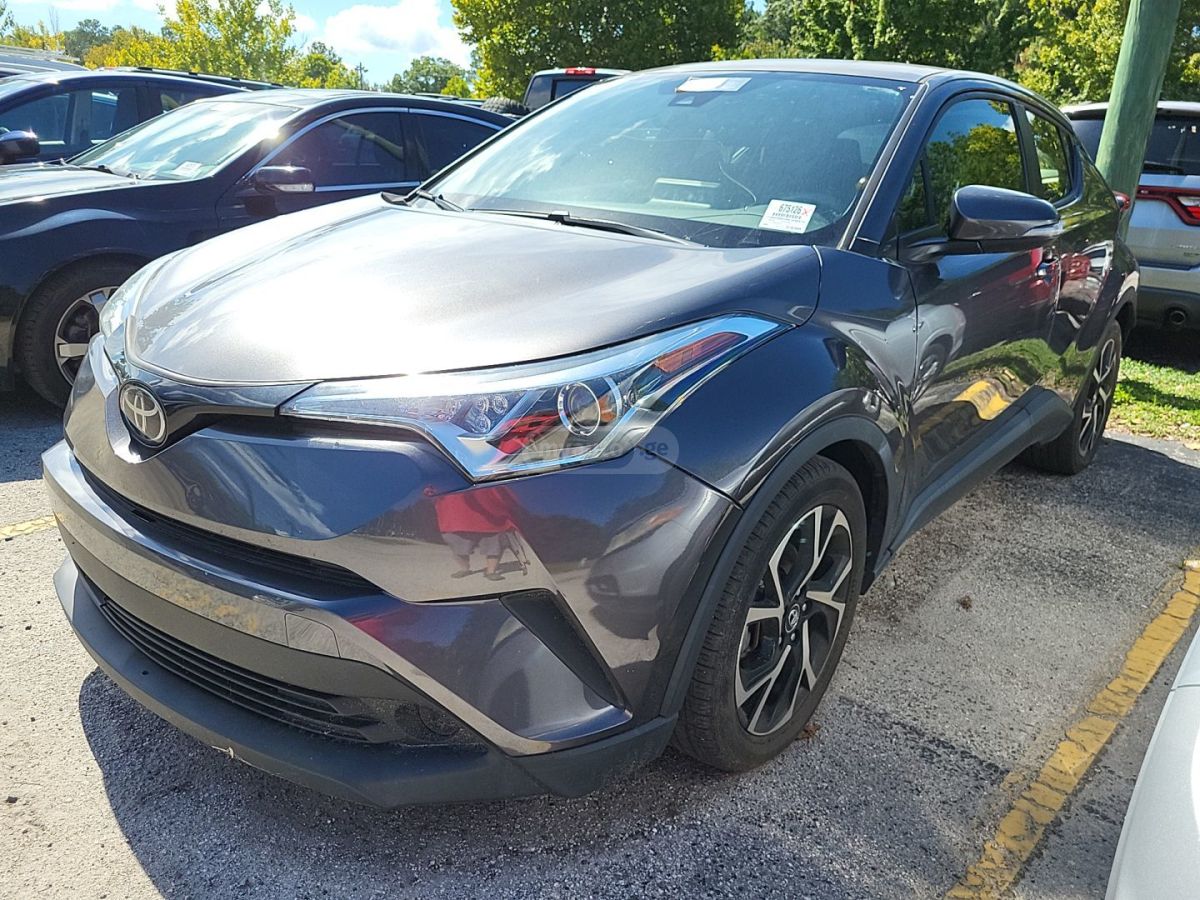 Toyota CHR - фото 1