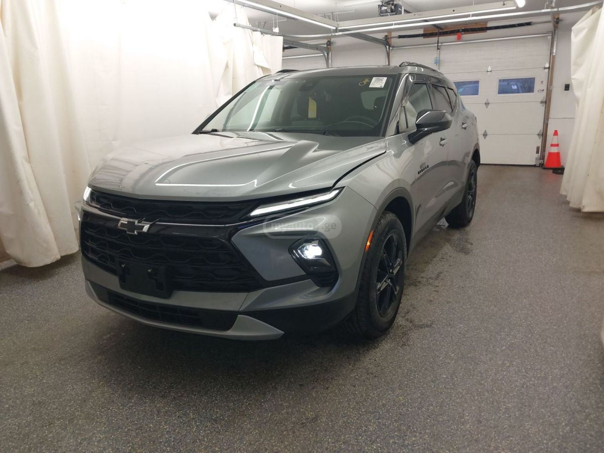 Chevrolet Blazer - фото 1