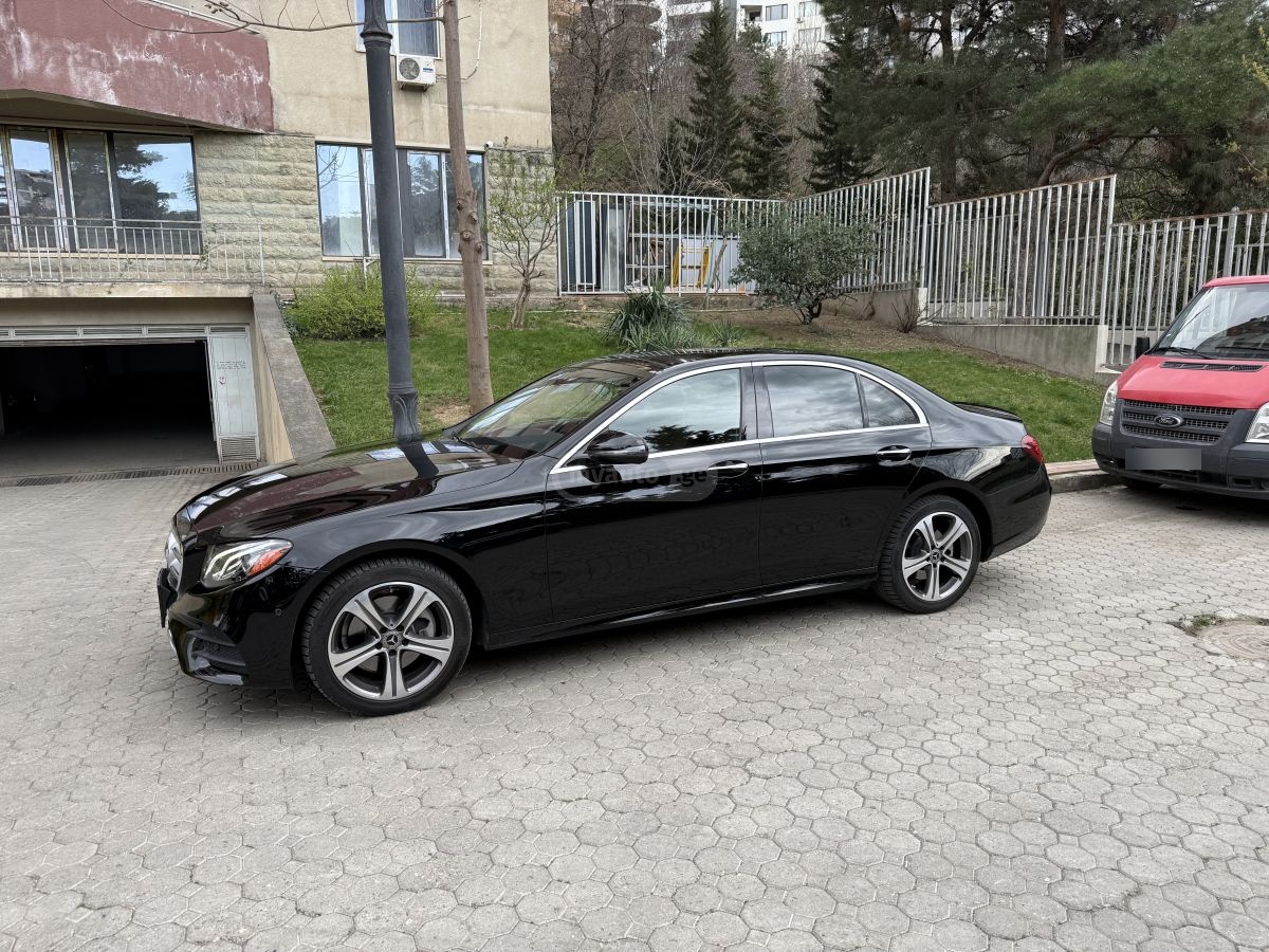 Mercedes-Benz E 300 - фото 3