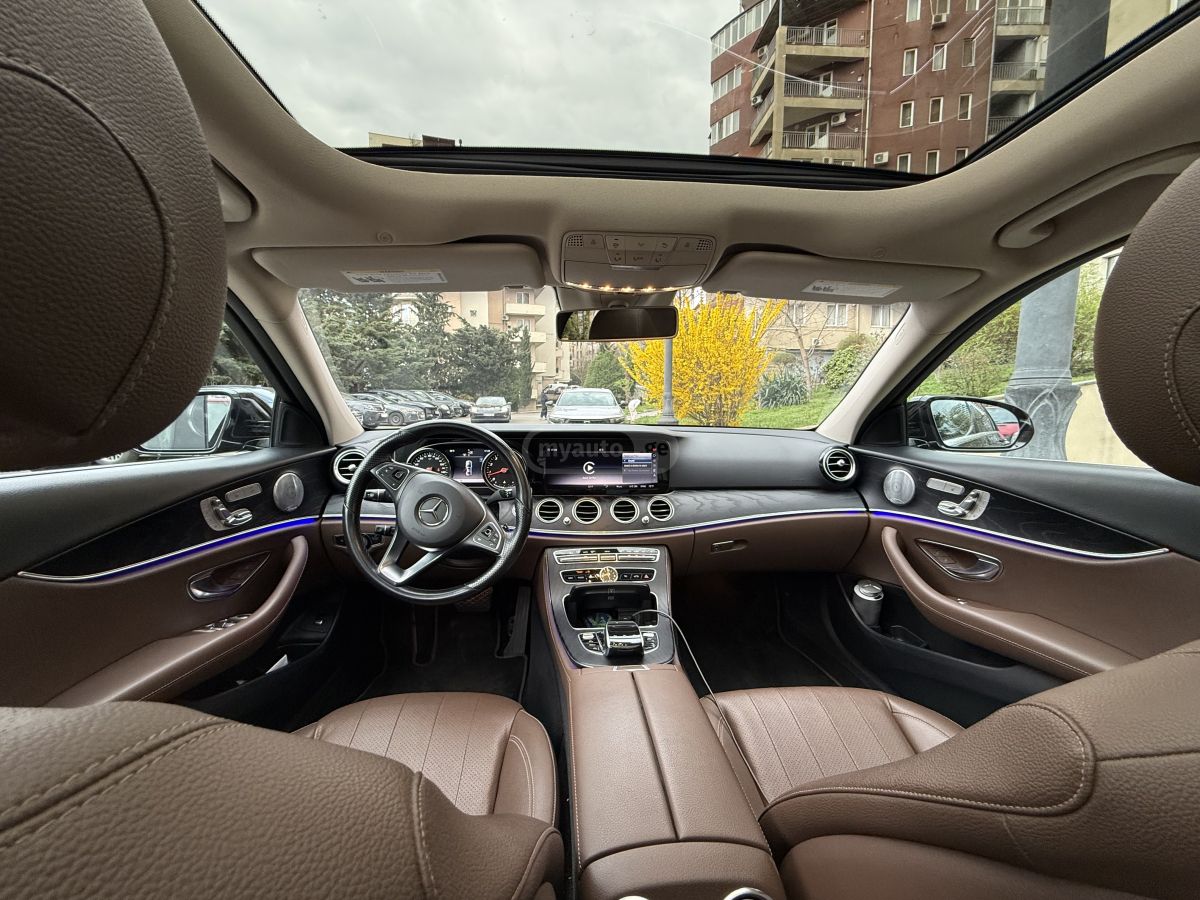 Mercedes-Benz E 300 - фото 5