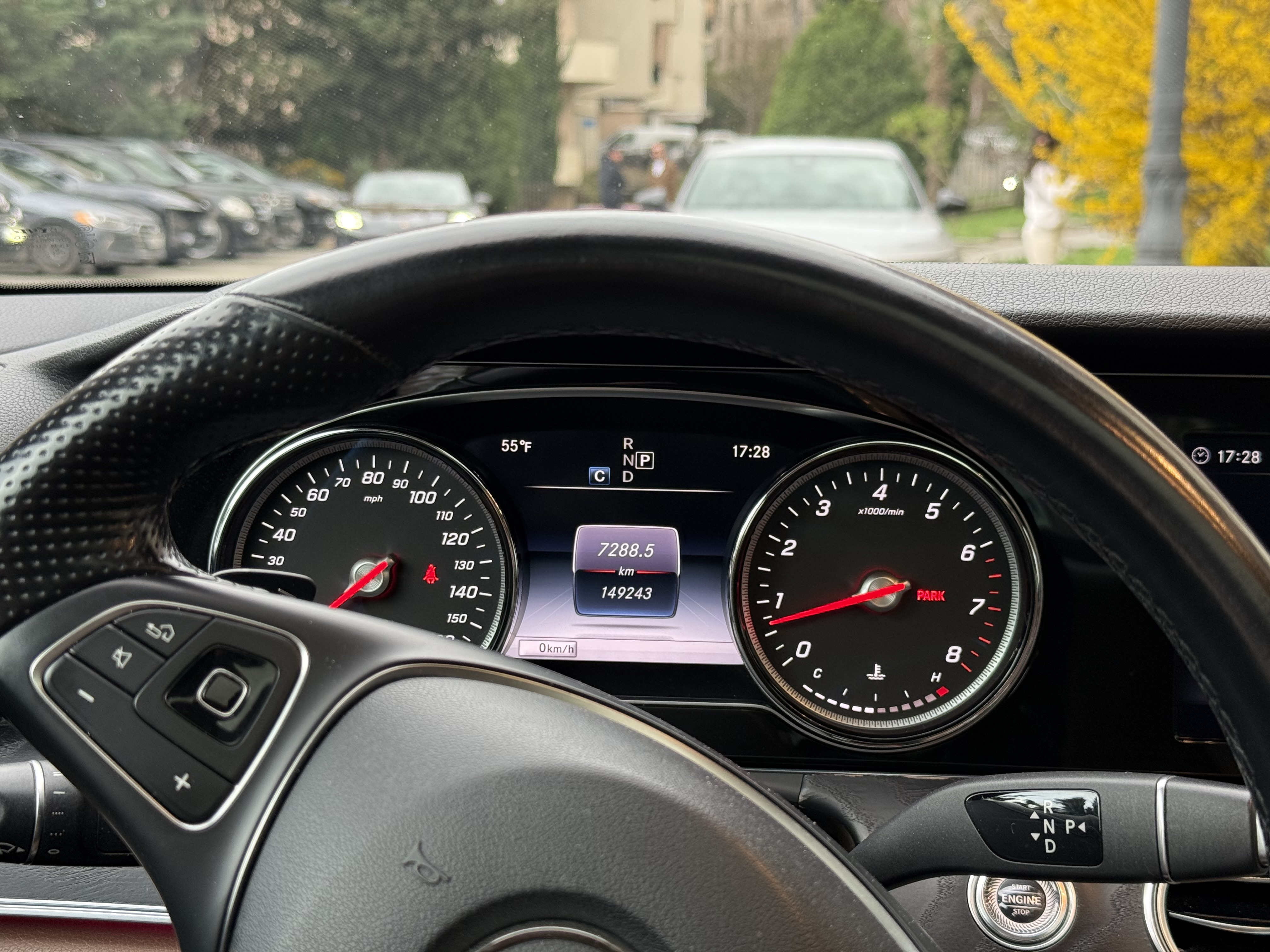 Mercedes-Benz E 300 - фото 7