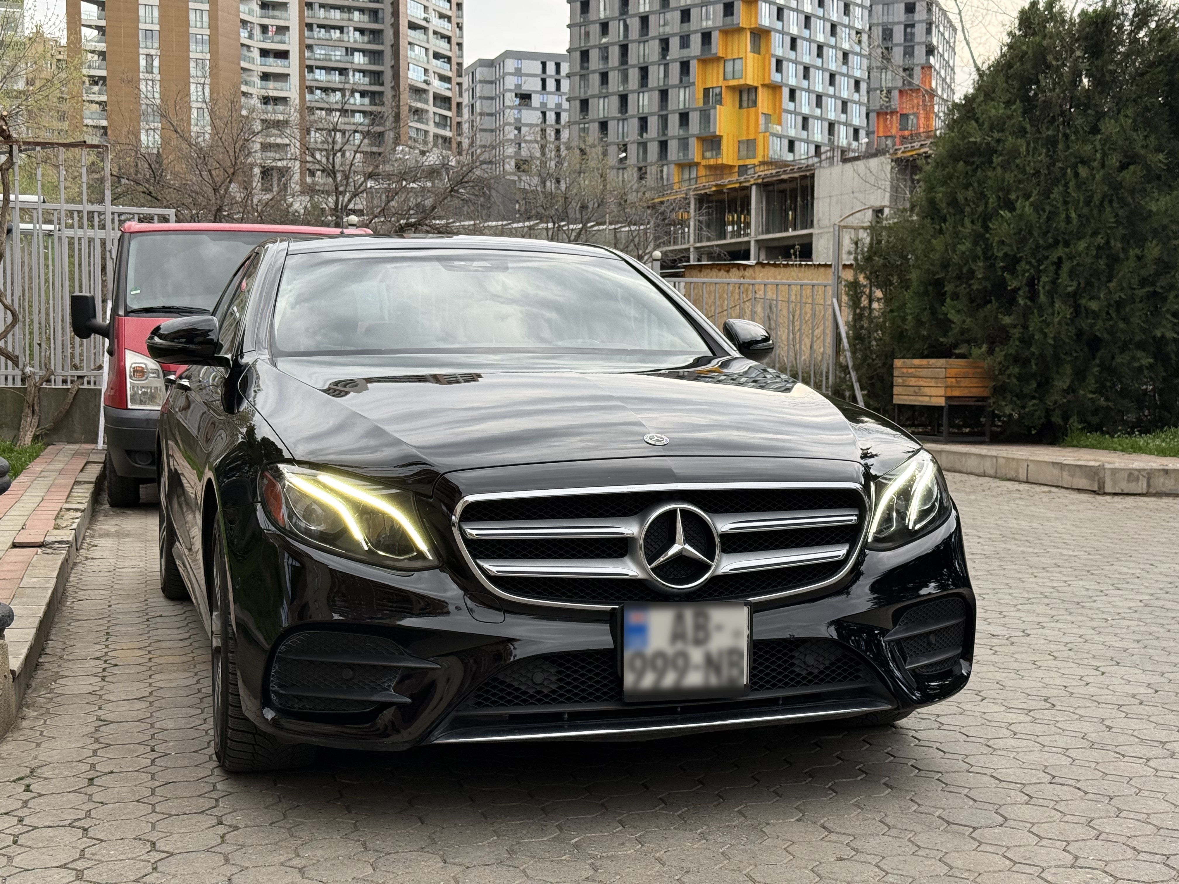 Mercedes-Benz E 300 - фото 9