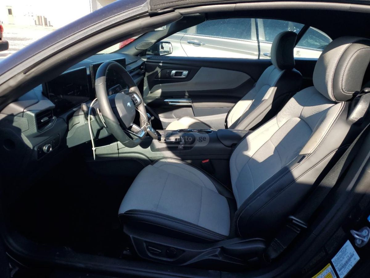 Ford Mustang 2023 — миниатюра 8