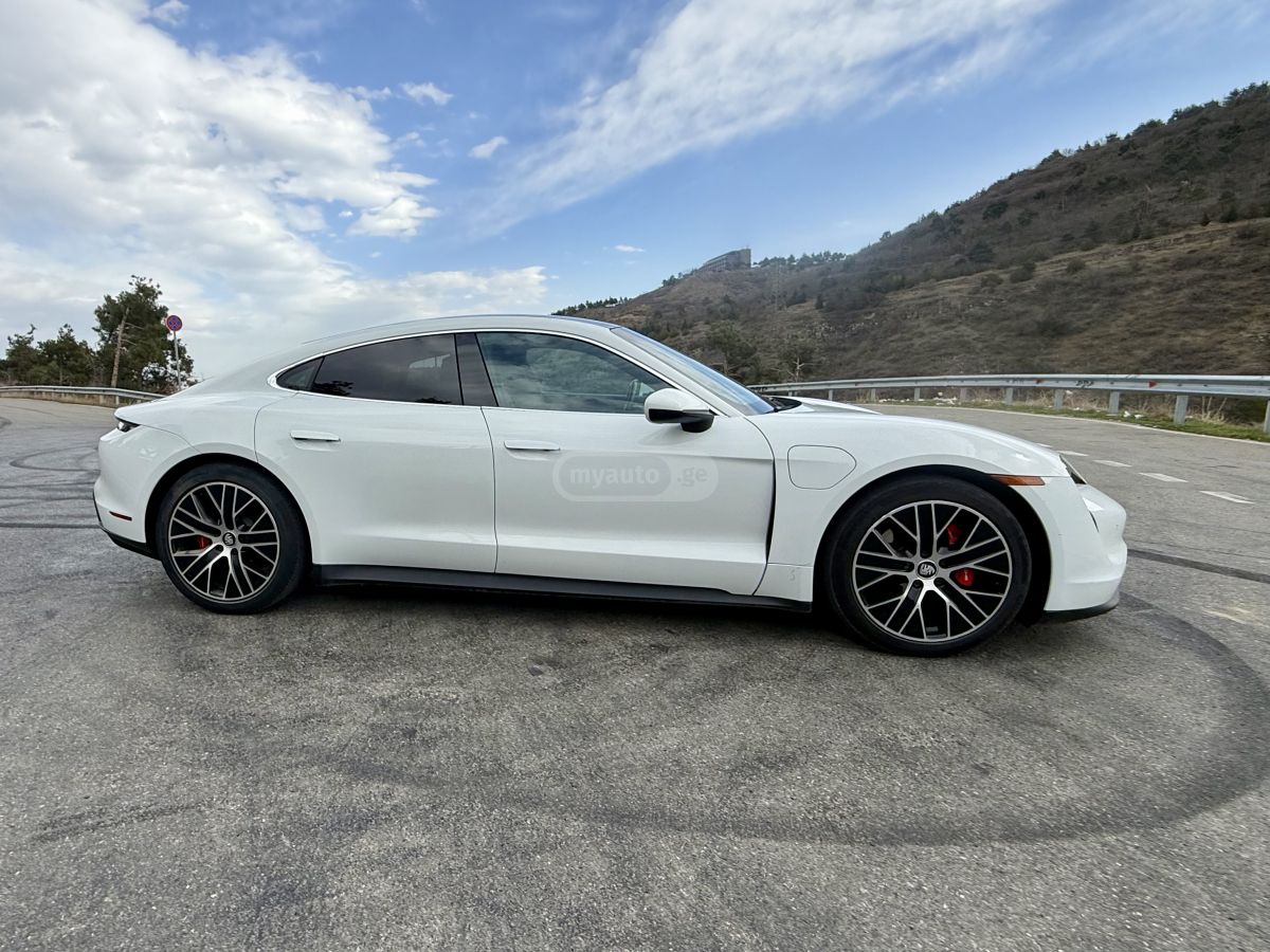 Porsche Taycan 4 S - фото 10