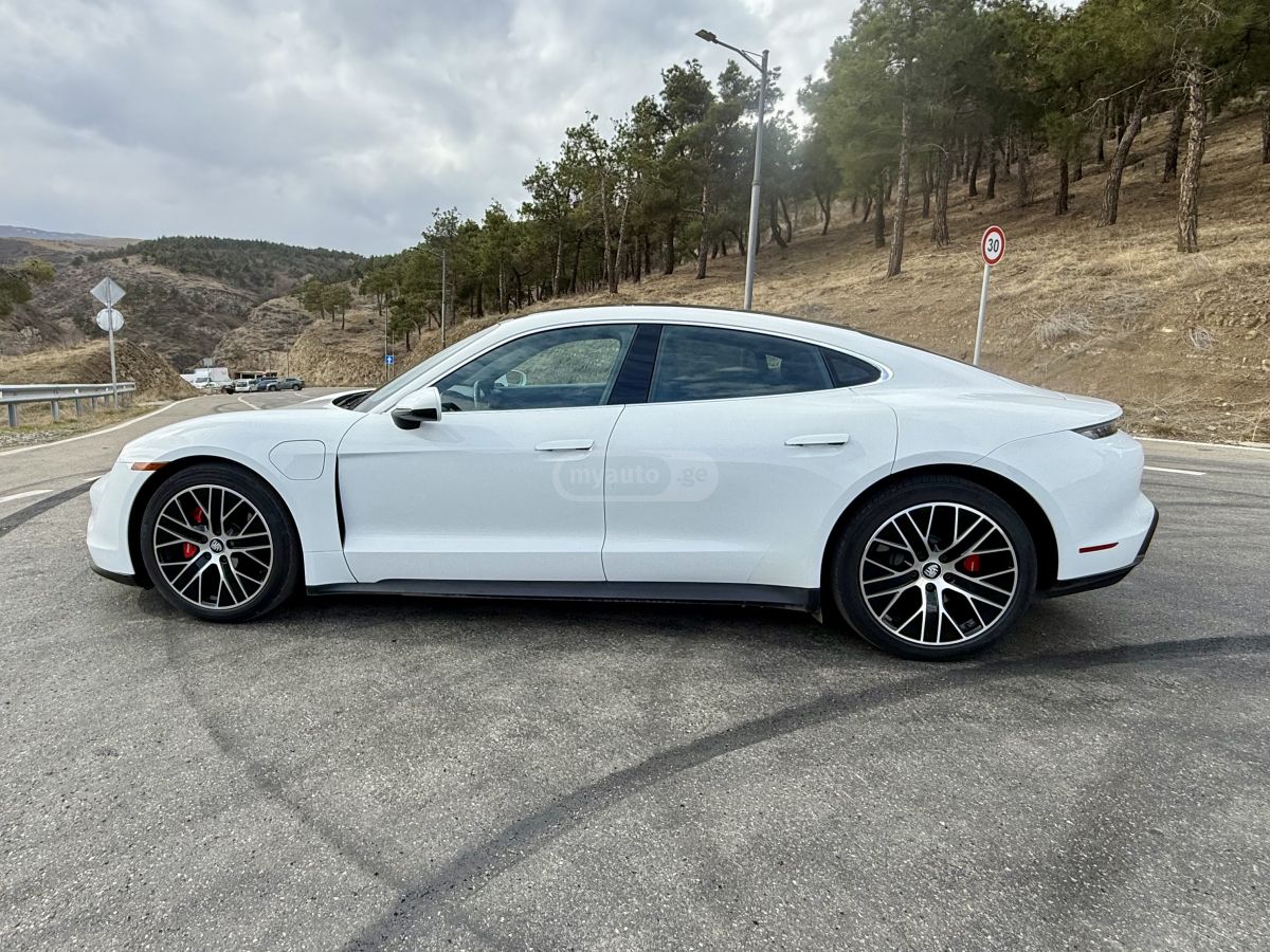 Porsche Taycan 4 S - фото 6