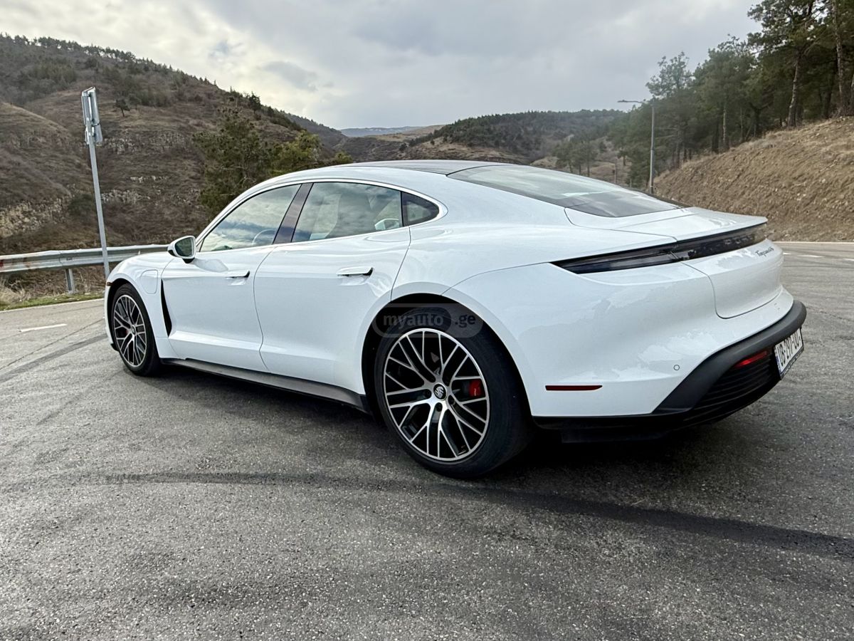 Porsche Taycan 4 S - фото 7