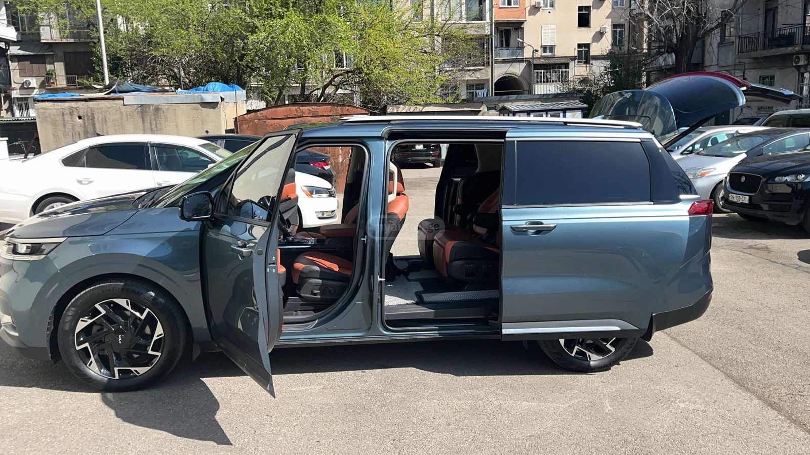 Kia Carnival - фото 7