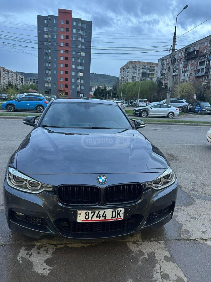 BMW 320 - фото 1