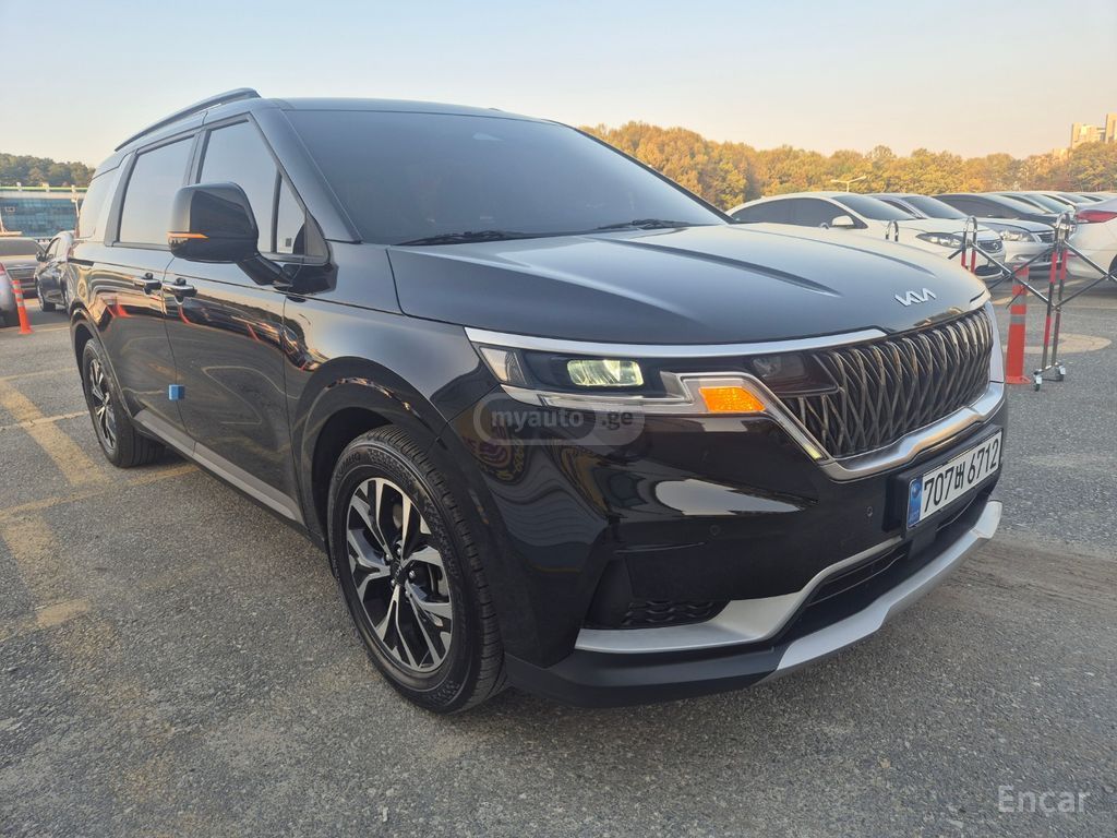 Kia Carnival - фото 2