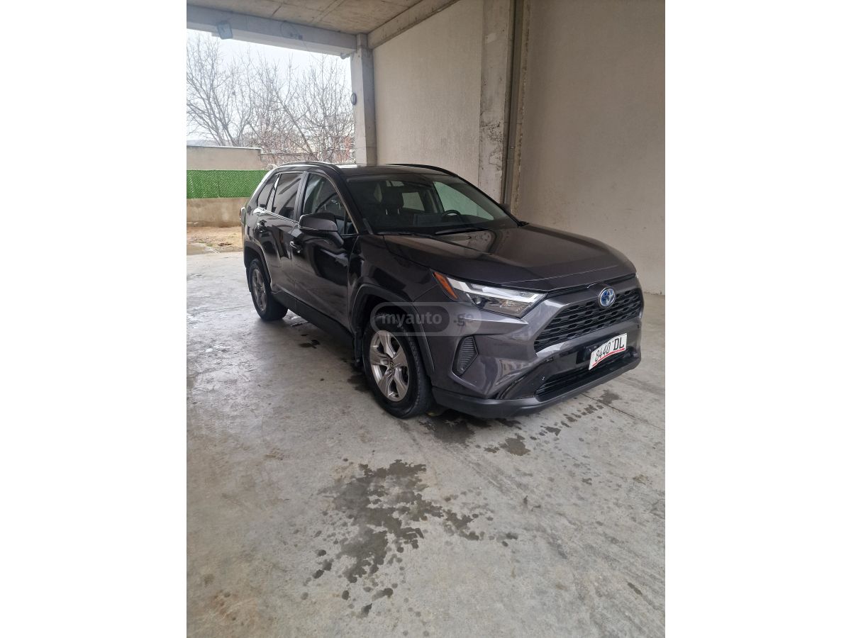 Toyota RAV 4 - фото 1