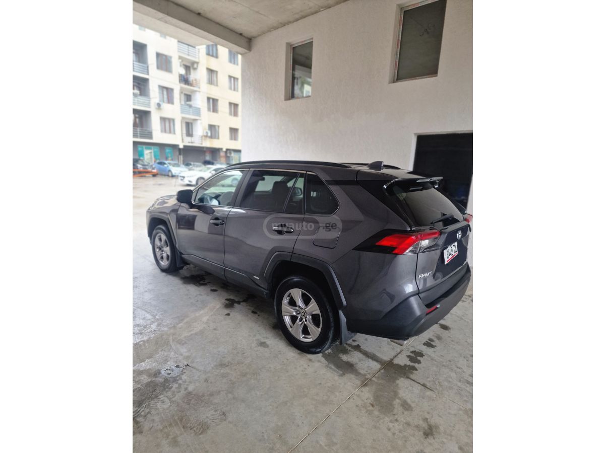 Toyota RAV 4 - фото 4