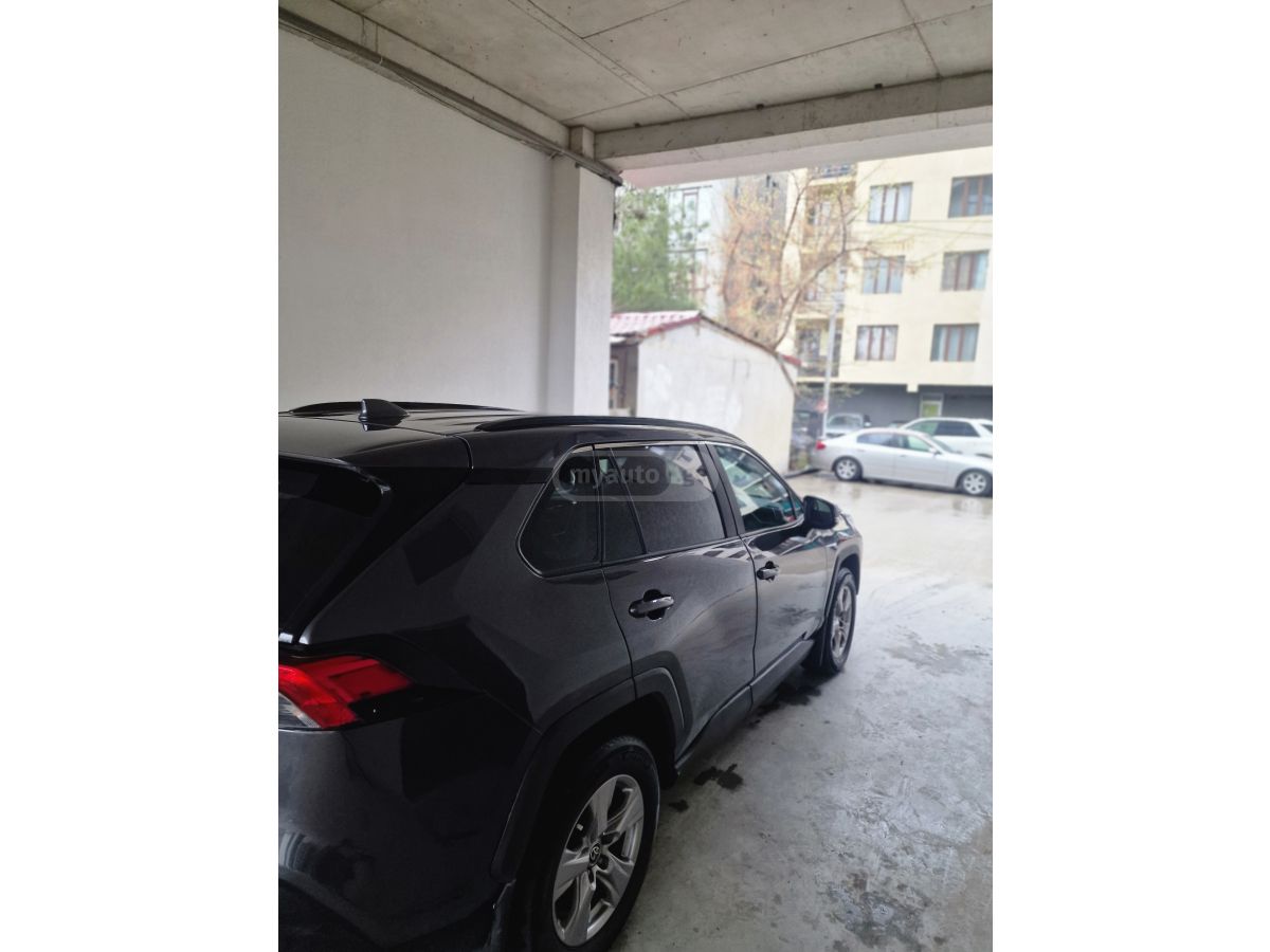 Toyota RAV 4 - фото 6