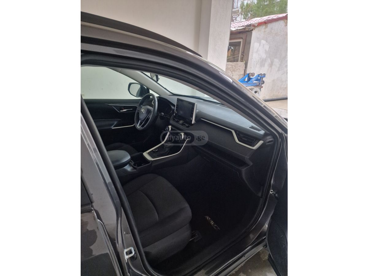 Toyota RAV 4 - фото 8