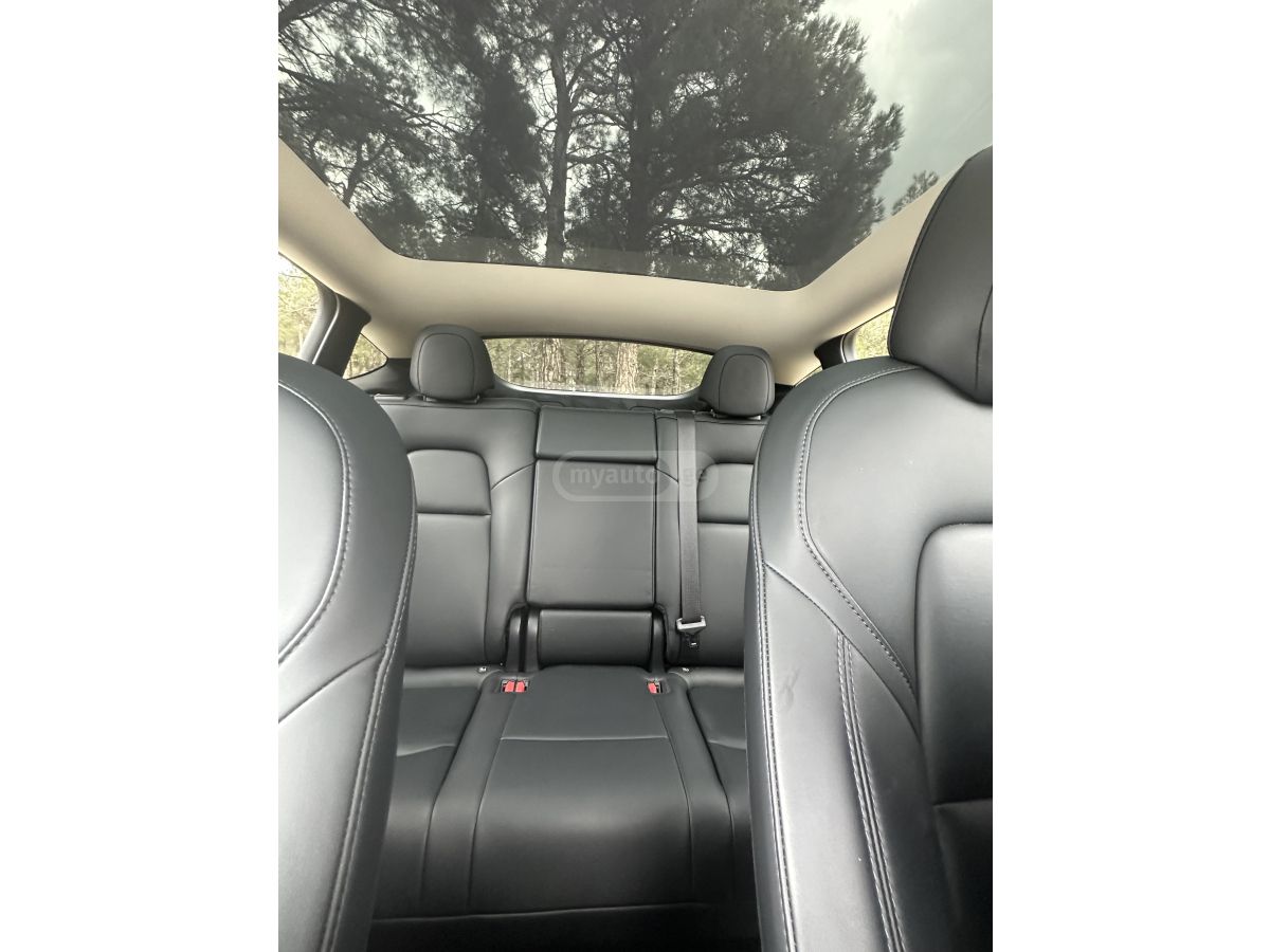 Tesla Model Y - фото 4