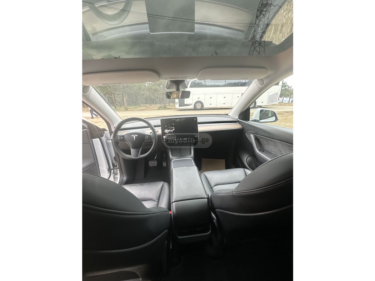 Tesla Model Y - фото 5