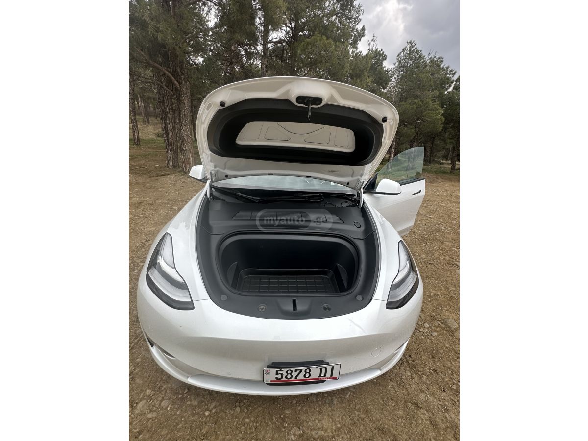 Tesla Model Y - фото 6