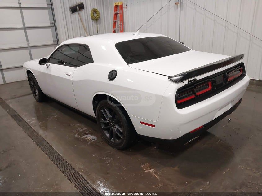 Dodge Challenger 2023 — миниатюра 3