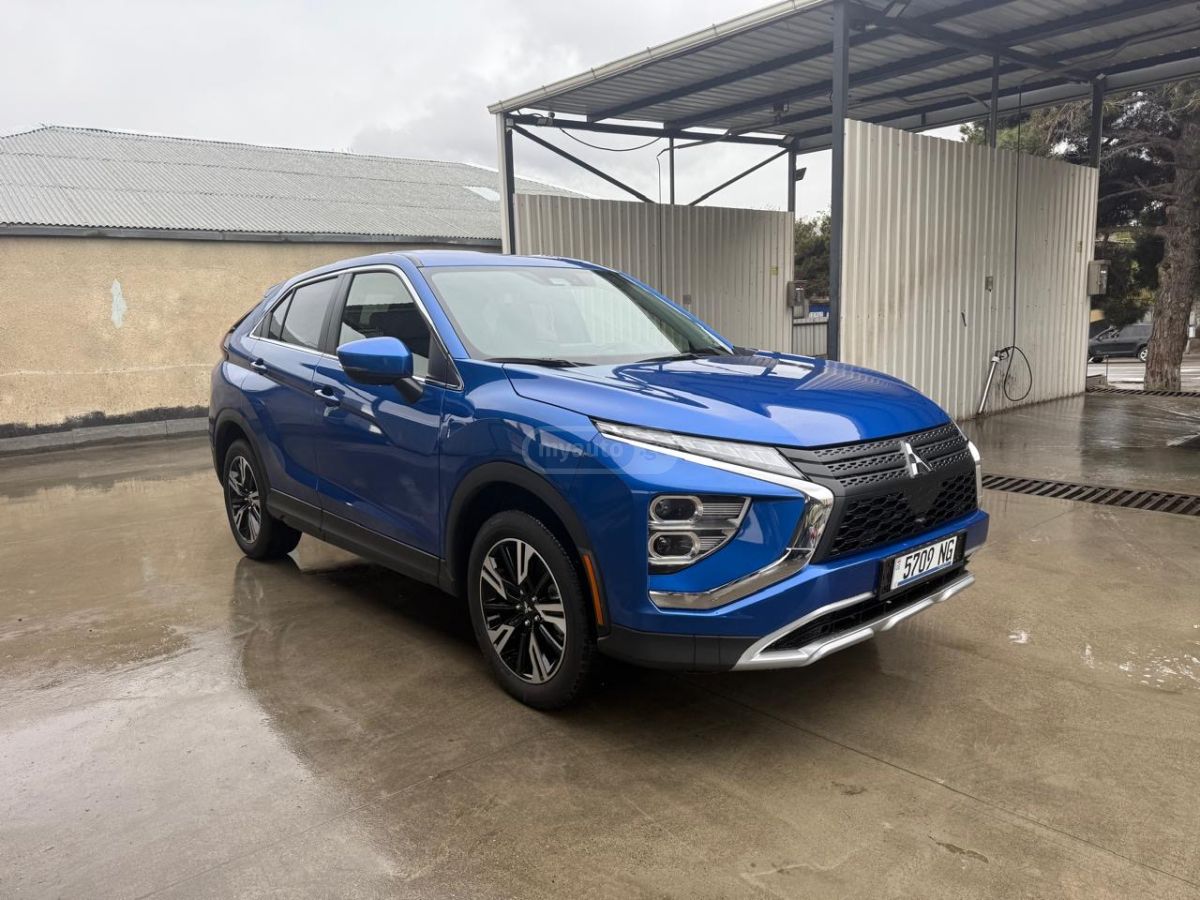 Mitsubishi Eclipse Cross - фото 1