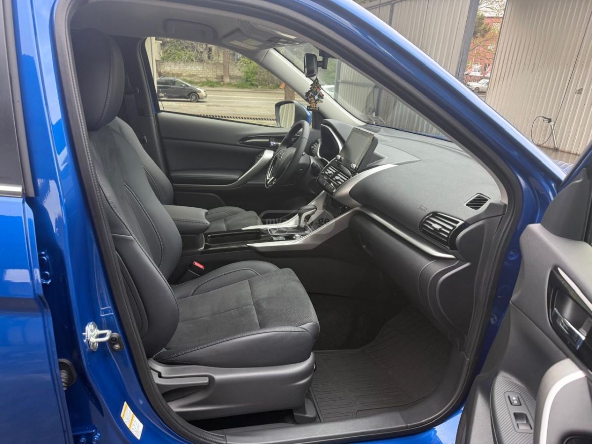 Mitsubishi Eclipse Cross - фото 9