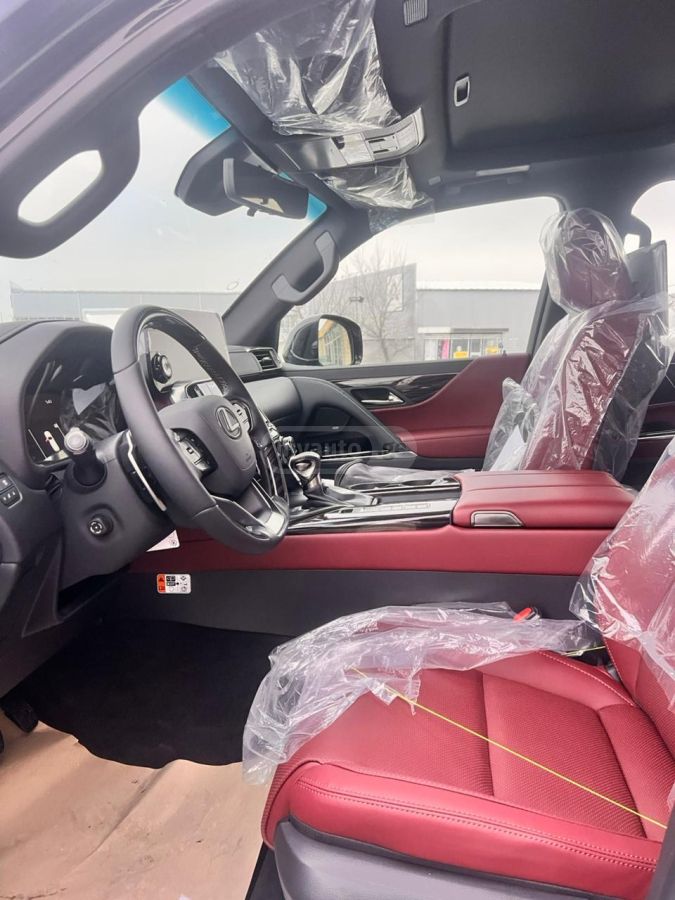 Lexus LX 600 - фото 1