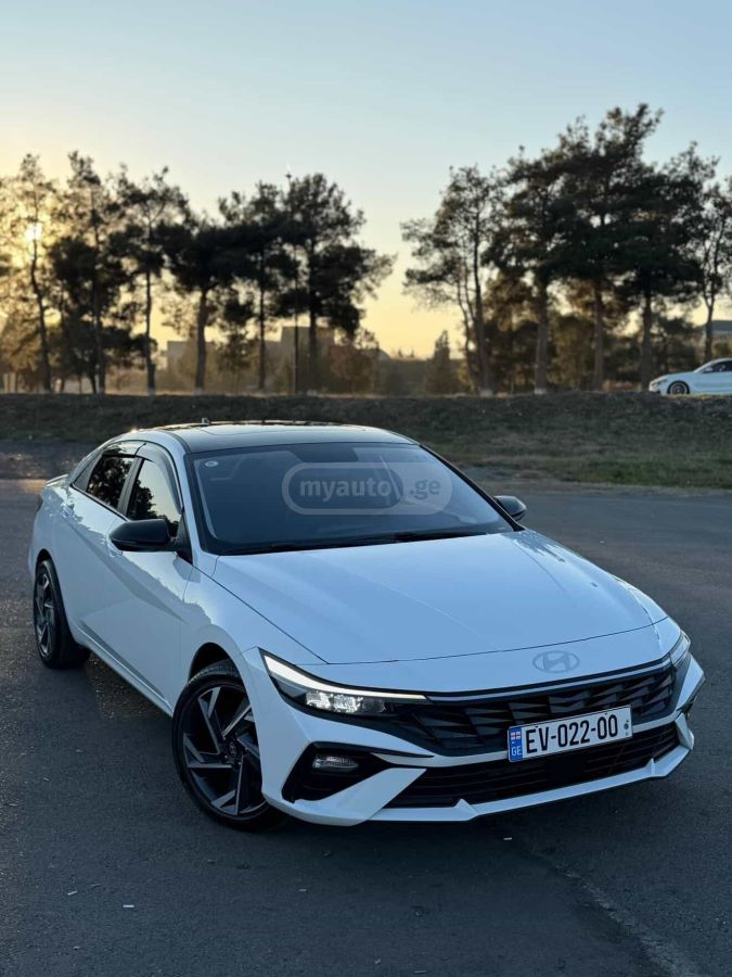 Hyundai Elantra - фото 2