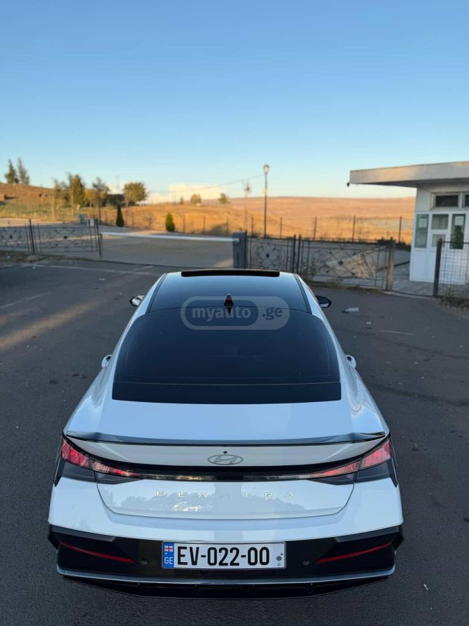 Hyundai Elantra - фото 5