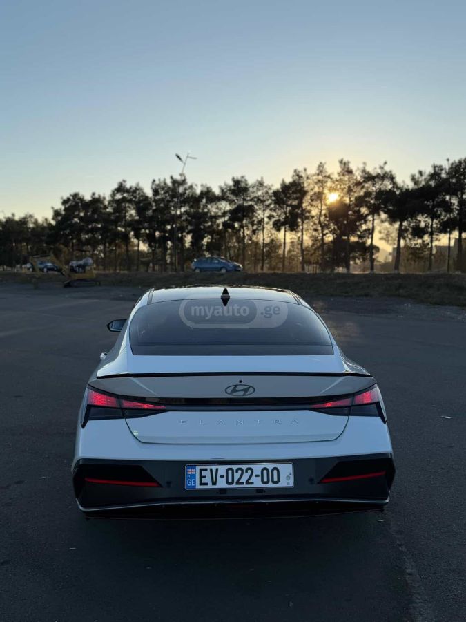 Hyundai Elantra - фото 6