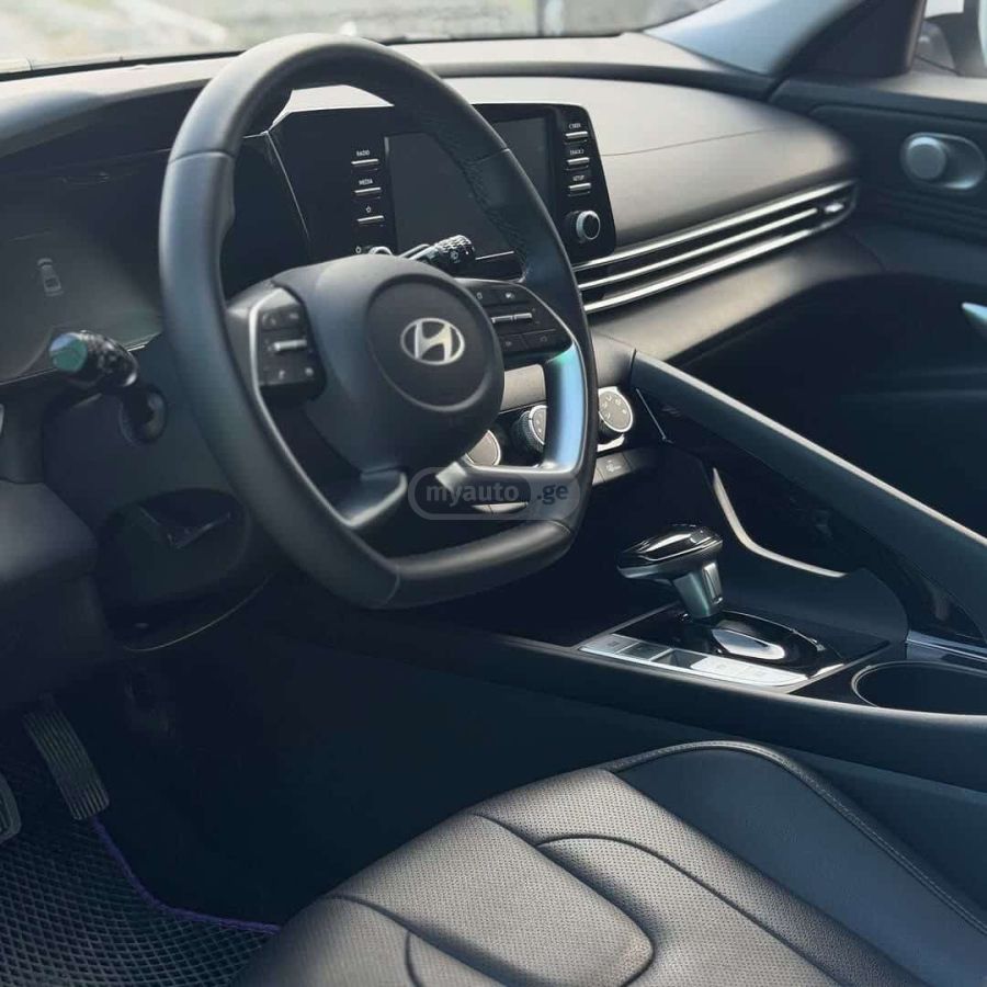 Hyundai Elantra - фото 7