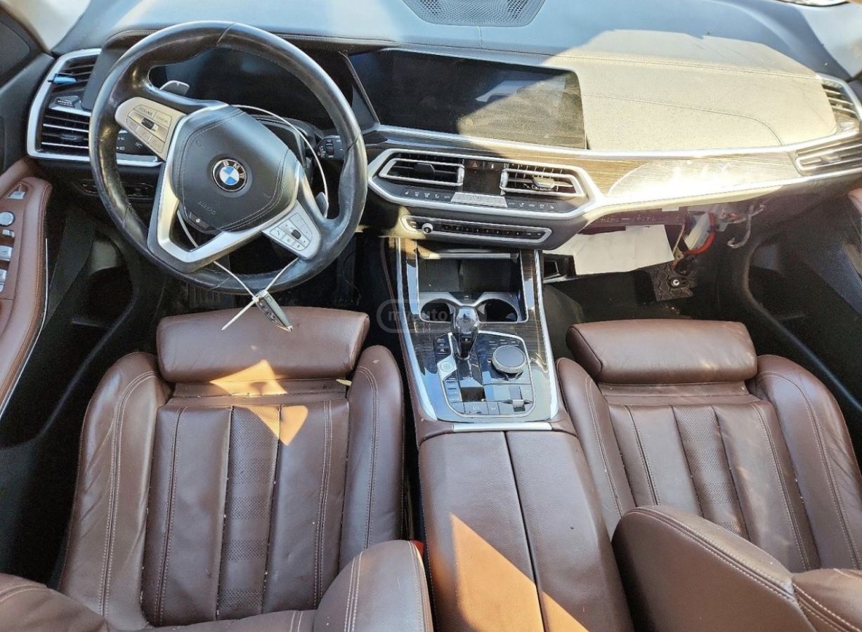 BMW X7 - фото 11